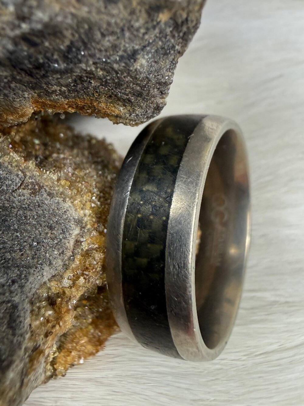 Titanium Black Carbon Fiber Stripe Men's Band Ring Marked QG Size 11.25